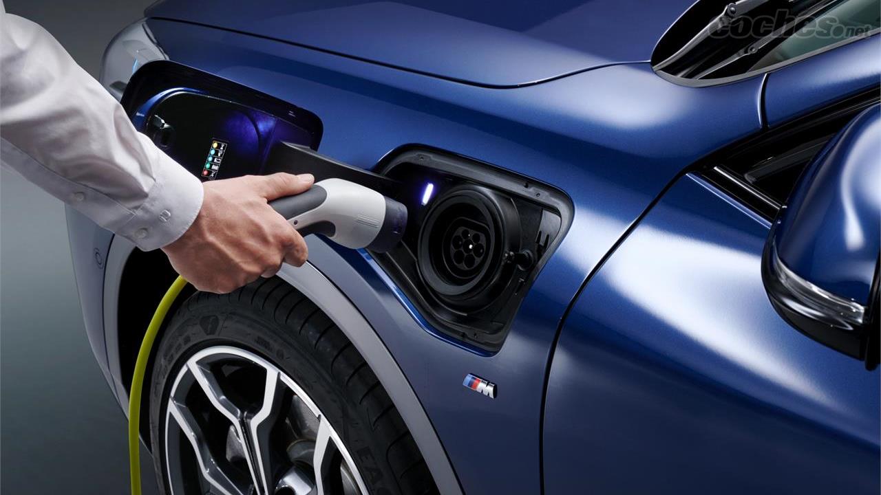 Enlace:Recargar un coche eléctrico: ¿Cómo afecta la subida de la luz?
