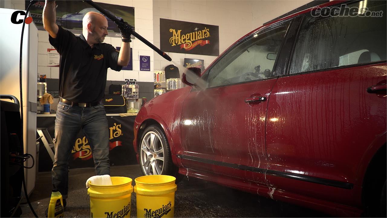 Enlace: 5 errores que no debes cometer al lavar tu coche