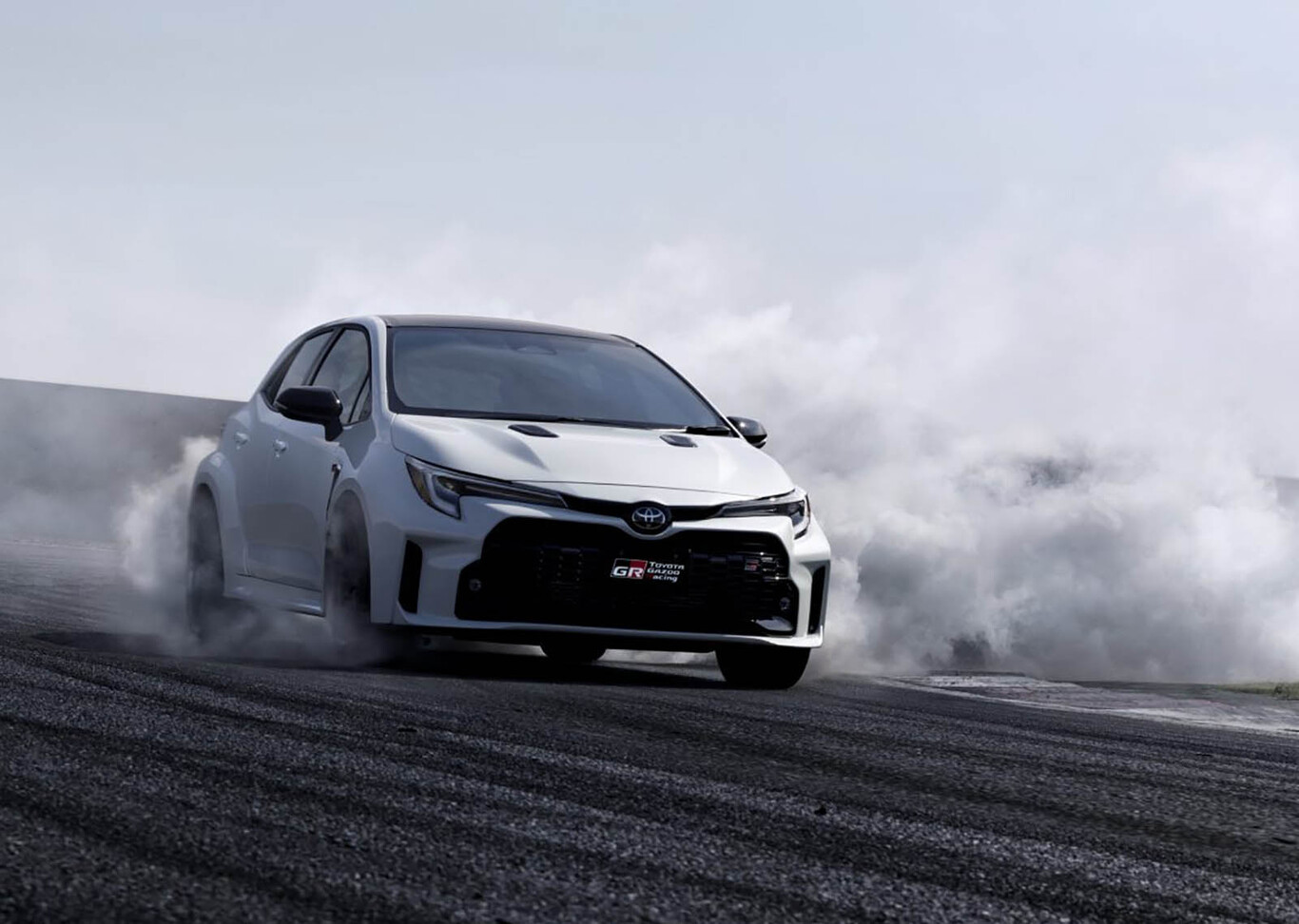 Enlace: ¡Fruta prohibida! El Toyota GR Corolla es un bestial compacto que sabe a rally de 300 CV, tracción total y cambio manual