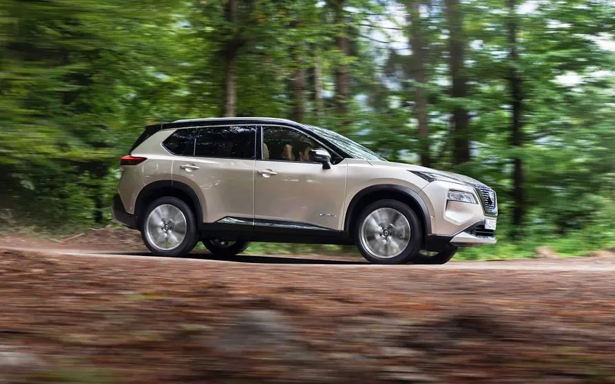 Enlace: La pesadilla del Toyota RAV4 es un todocamino que funciona como un coche eléctrico y no hay que cargar