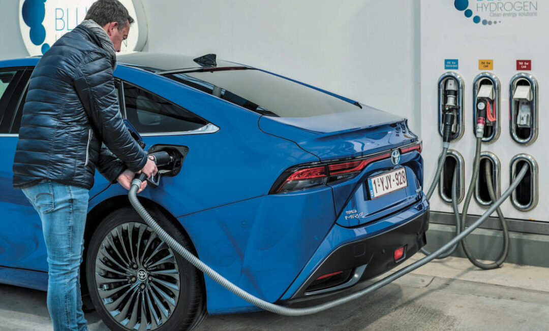 Enlace: Coches de hidrógeno, ¿cuáles son sus ventajas y sus inconvenientes?
