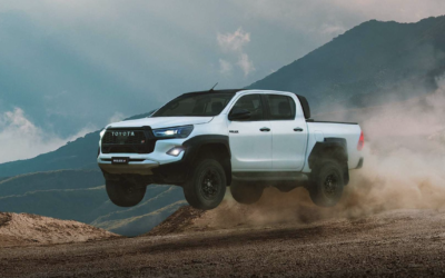 Enlace: Videoprueba del Toyota Hilux GR Sport