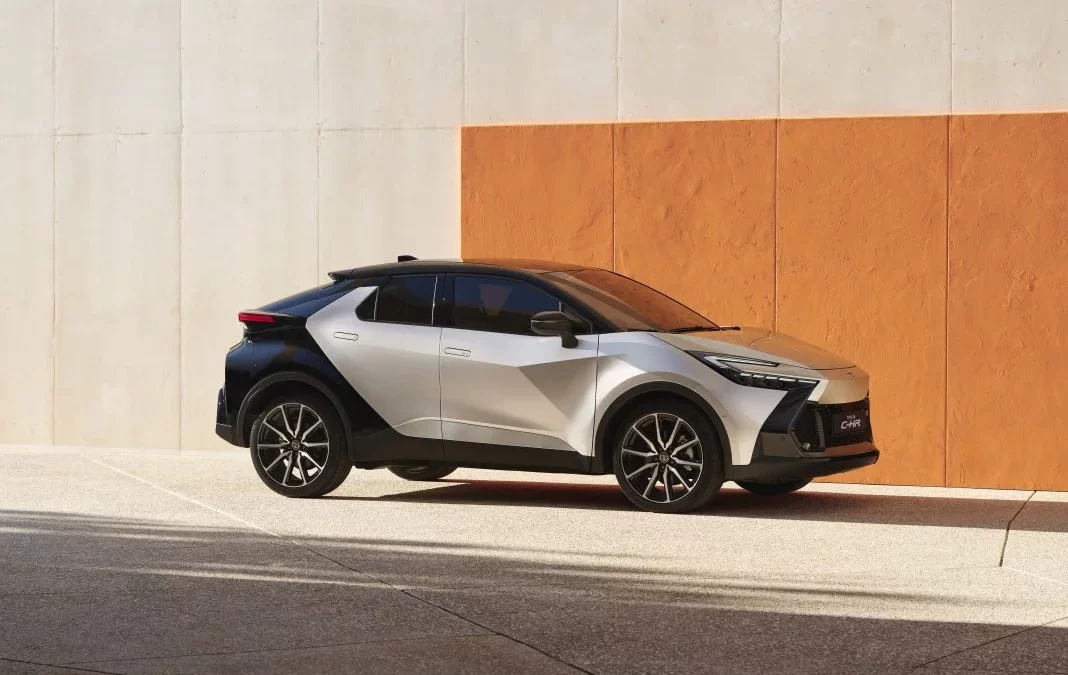 Enlace: Así es la nueva generación del Toyota C-HR
