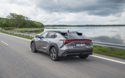 Enlace: Toyota tiene en el coche eléctrico un quebradero de cabeza. Acaba de desvelar su plan para resolverlo