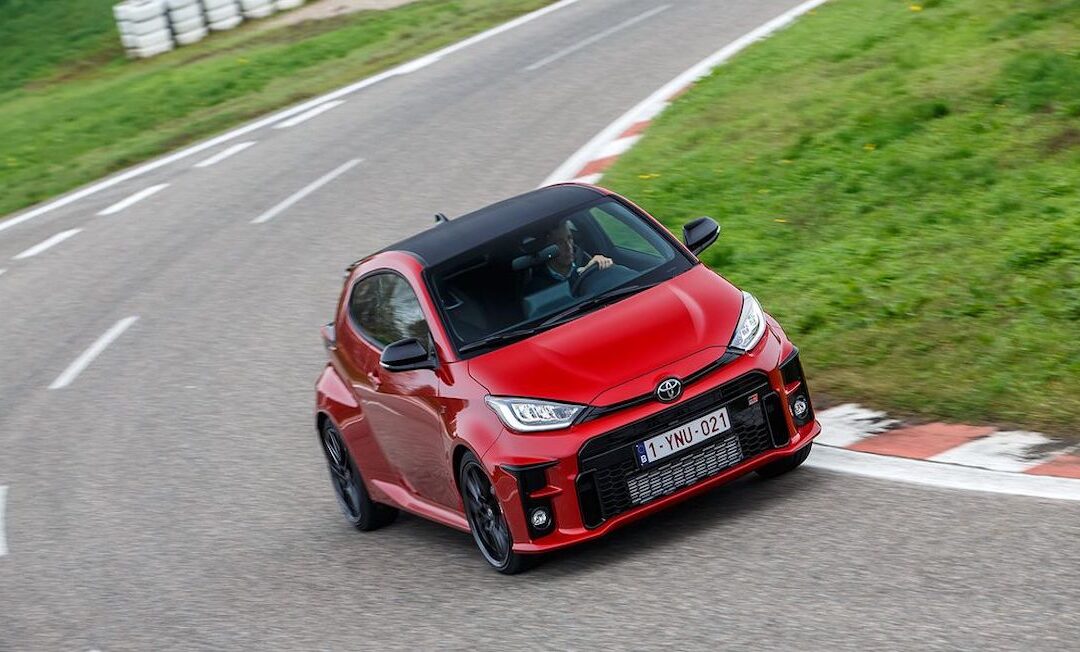 Enlace: Toyota GR Yaris 2024: ¿con 300 CV y cambio automático?
