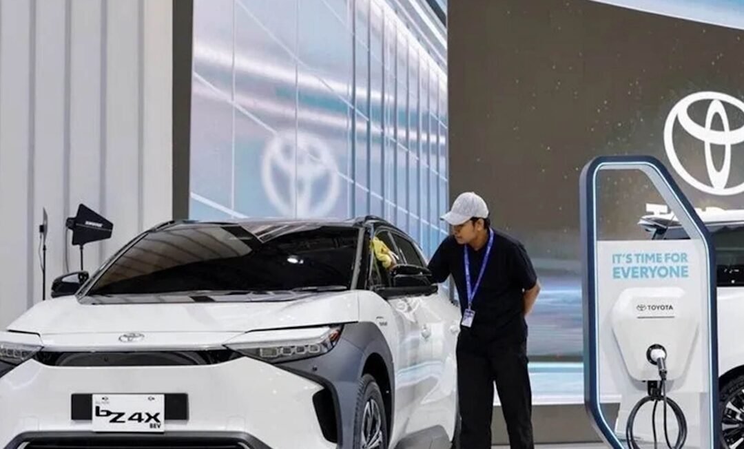 Enlace: Este es el sorprendente compañero que ha buscado Toyota para producir en masa sus baterías sólidas