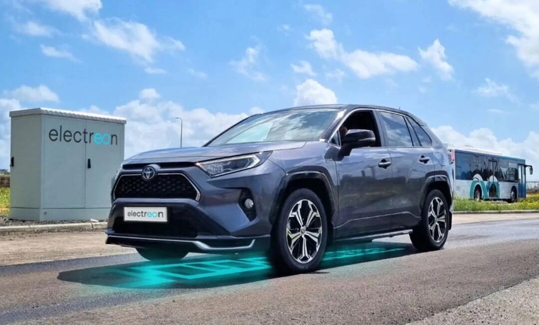 Enlace: ¿Cuándo podremos cargar un coche eléctrico sin cables?
