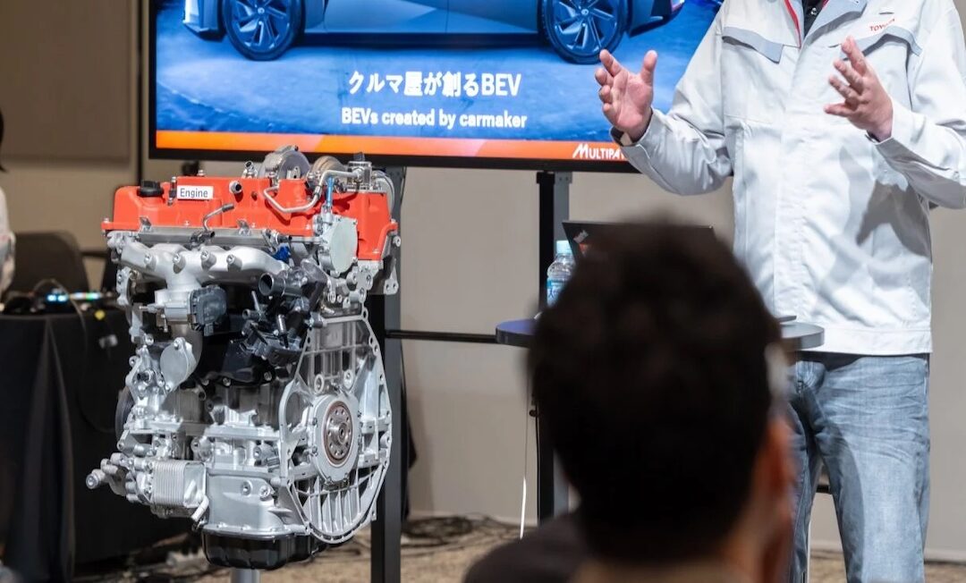 Enlace: El transgresor motor de bolsillo Toyota, que demuestra que el futuro no necesariamente ha de ser con menos cilindros y 100% eléctrico