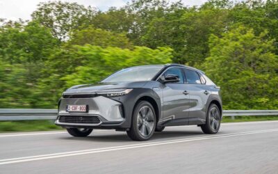 Enlace: El SUV eléctrico de Toyota se ajusta el cinturón: ahora es 6.000 euros más barato que el Tesla Model Y