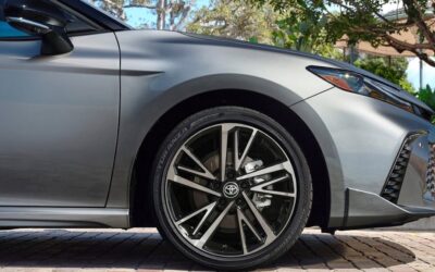 Enlace: Este coche de Toyota es uno de los que se ha vendido en el mundo, con el mismo motor híbrido indestructible anti-taller del RAV4