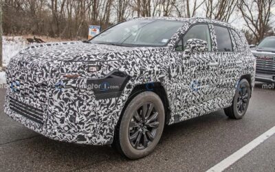 Enlace: El nuevo Toyota RAV4 2025, fotografiado durante su fase de pruebas