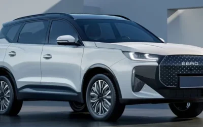 Enlace: Ebro s700 PHEV vs Toyota RAV4 Plug-in: comparamos las autonomías, potencias y precios de estos dos SUV híbridos enchufables