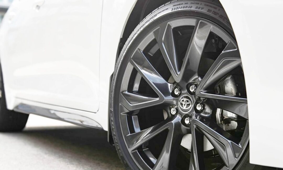 Enlace: Este coche híbrido de Toyota, casi irrompible, mantendrá su fórmula de éxito, pero con la inesperada ayuda de un fabricante chino