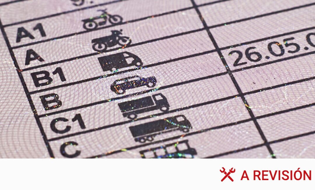 Enlace: Cómo sacarse el permiso internacional de la DGT para conducir fuera de Europa en cuatro pasos: es fácil, barato y se puede hacer desde casa