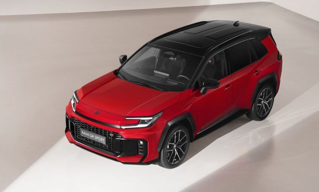 Enlace: Todo lo que cambia en el nuevo Toyota RAV4: analizamos el SUV por completo