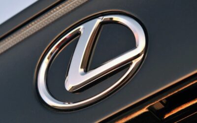 Enlace: Híbrido, premium y con tecnología Toyota a muy buen precio