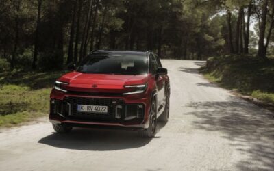Enlace: Toyota cambia las reglas en España con el RAV4 PHEV: más de 100 km eléctricos, 304 CV, carga rápida CC por primera vez y desde 46.500 €