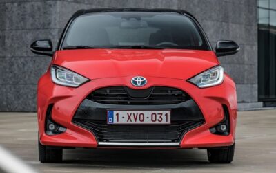 Enlace: Tras arrasar con el C-HR+, Toyota lanzará un Yaris eléctrico para competir contra el Renault 5
