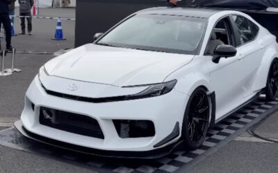 Enlace: Toyota crea un Camry con dos motores, uno delante y otro detrás; juntos suman 700 CV