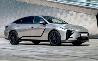 Enlace: El nuevo Lexus ES llega a España con dos versiones eléctricas y una híbrida desde 61.500 euros
