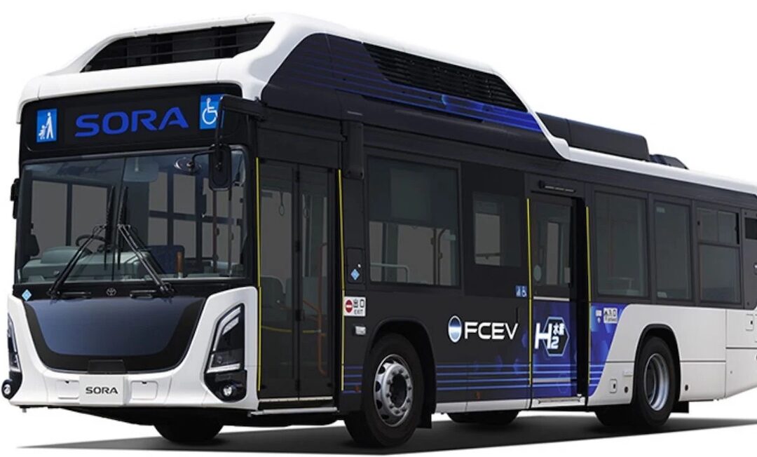 Enlace: Toyota lanza un autobús de hidrógeno con casi 300 CV: lleva a 70 personas y se reposta en 10 minutos